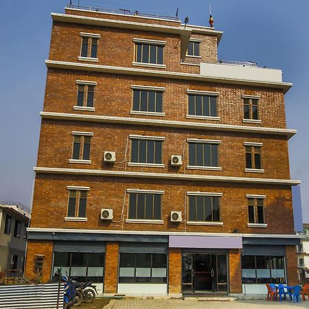 Oyo 315 Aadarsha Inn 拉明德 外观 照片