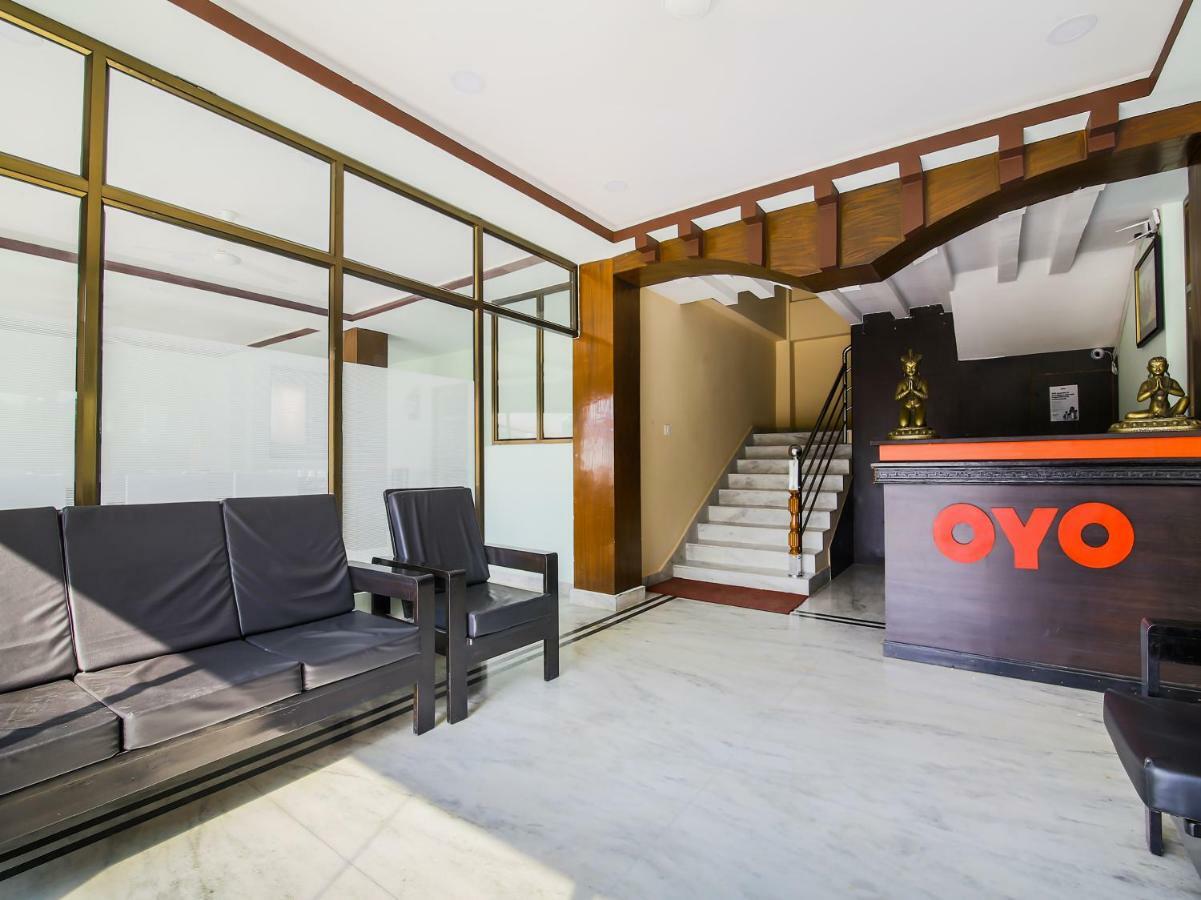 Oyo 315 Aadarsha Inn 拉明德 外观 照片
