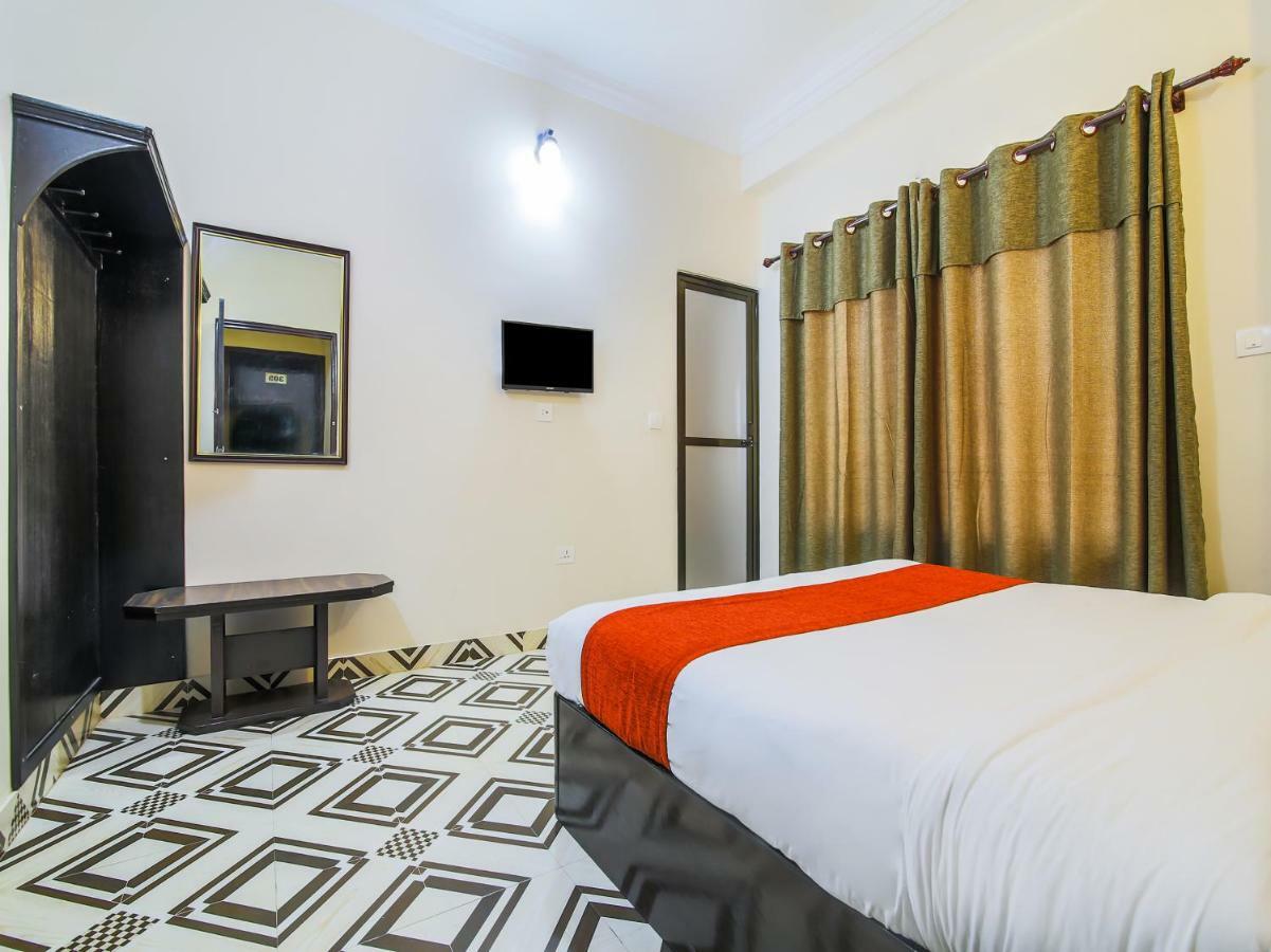 Oyo 315 Aadarsha Inn 拉明德 外观 照片