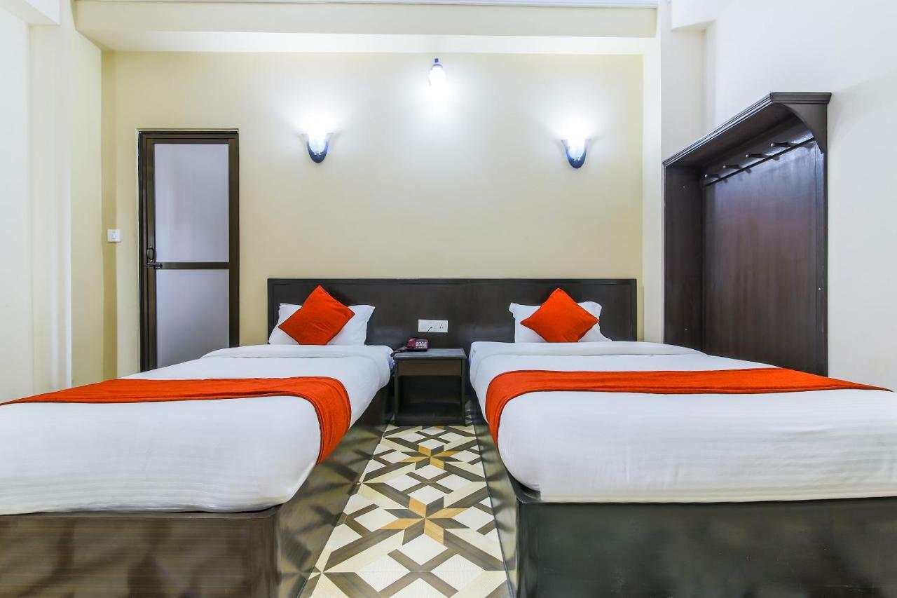 Oyo 315 Aadarsha Inn 拉明德 外观 照片