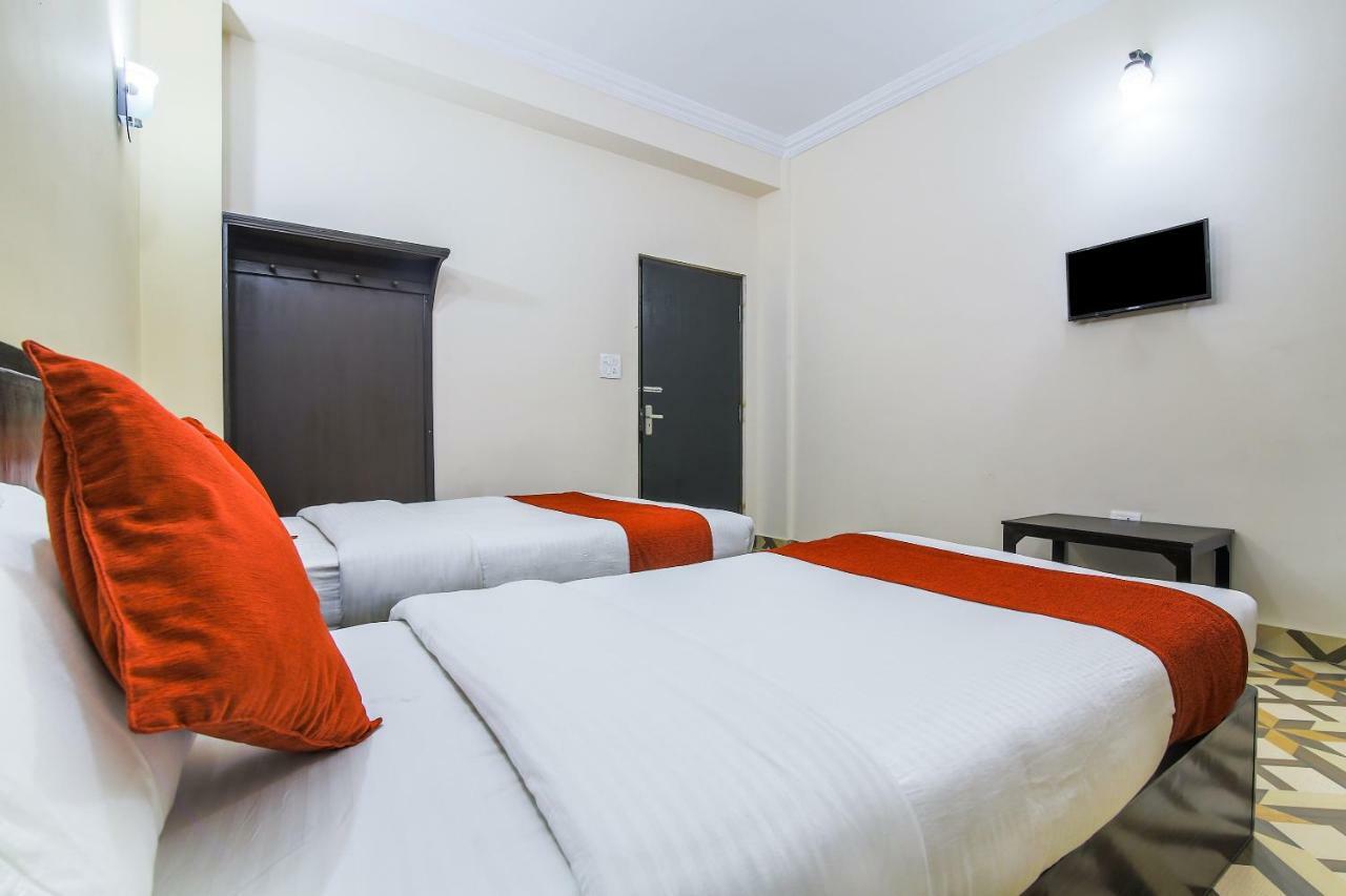 Oyo 315 Aadarsha Inn 拉明德 外观 照片